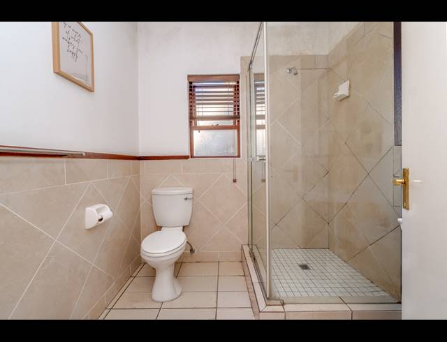 2 BEDROOM APARTMENT FOR SALE IN LONEHILL
